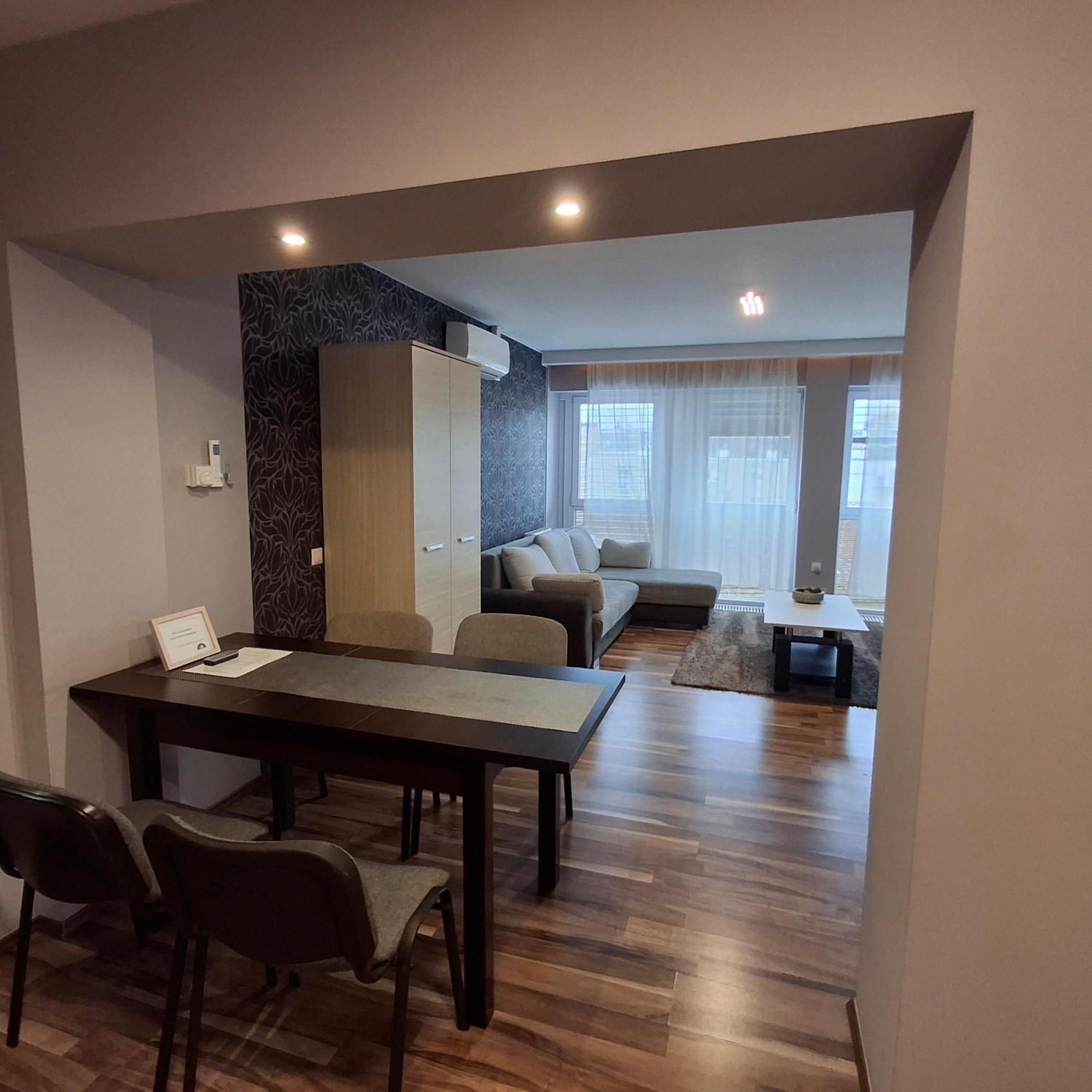Unicorniselit Apartmanok Егер Екстериор снимка