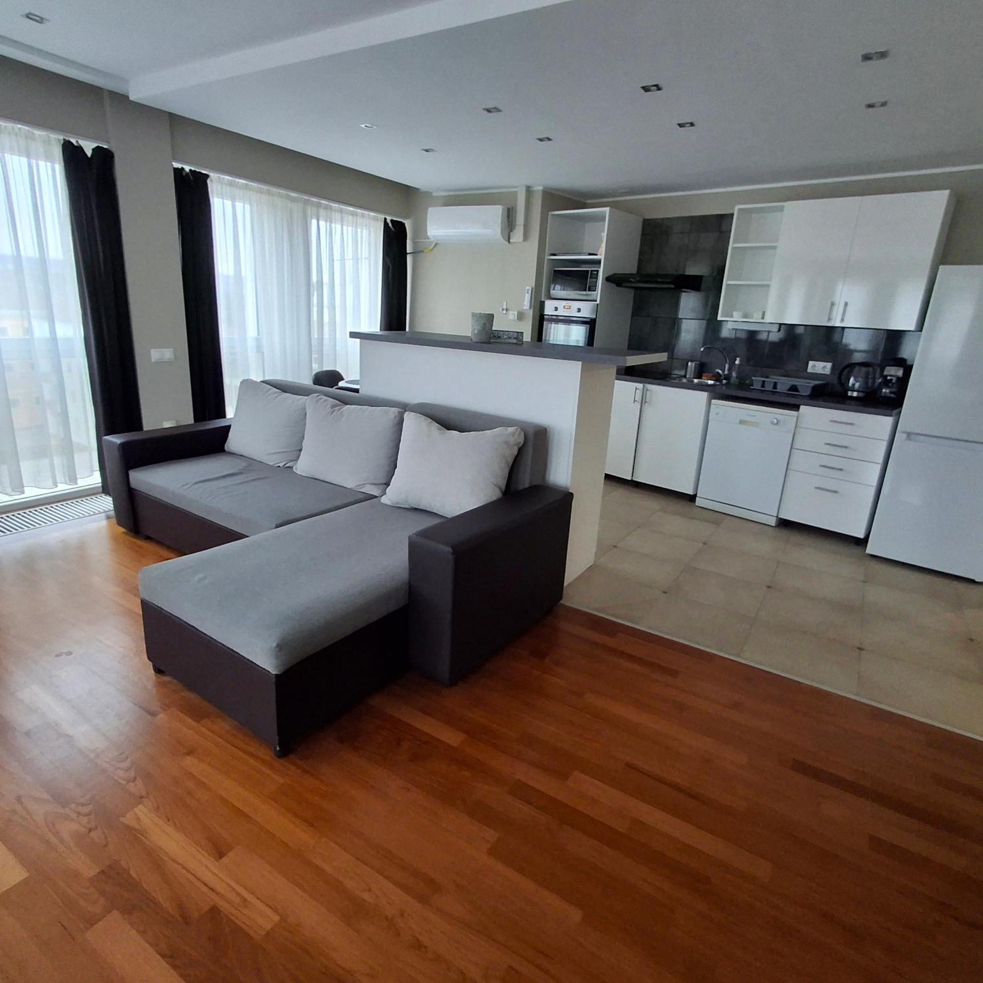 Unicorniselit Apartmanok Егер Екстериор снимка