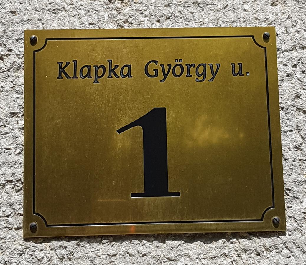 Unicorniselit Apartmanok Егер Екстериор снимка